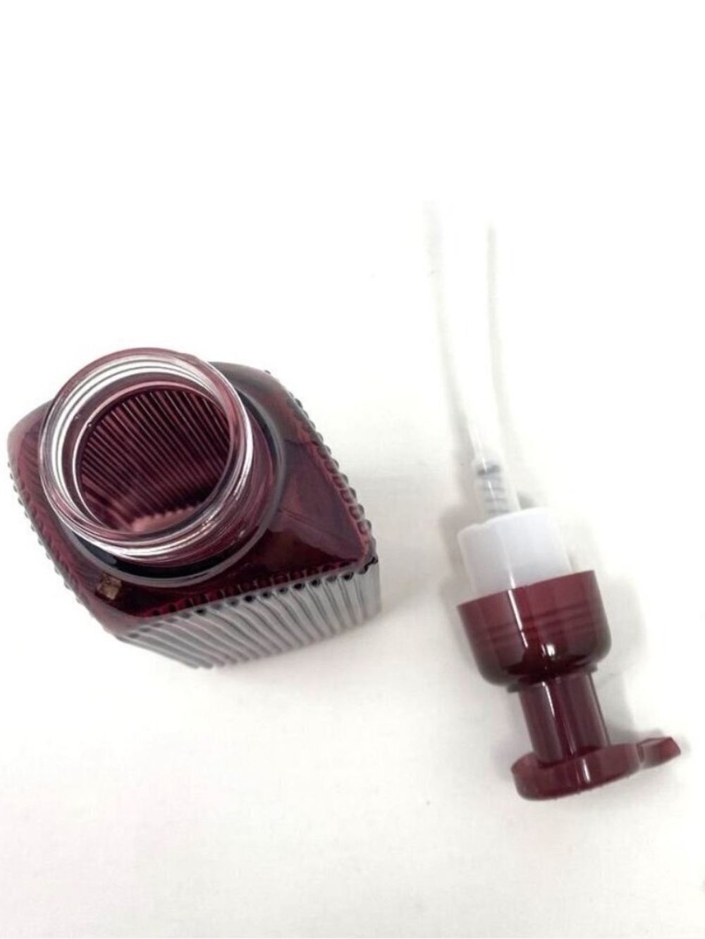Bath & Body Works Maroon Vertical Lines Foaming Hand Soap Dispenser Glass - Picture 5 of 7